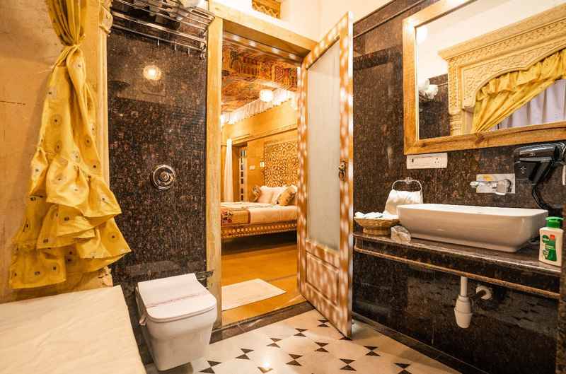 Rang Niwas Hotel Jaisal Suit with Bathtub