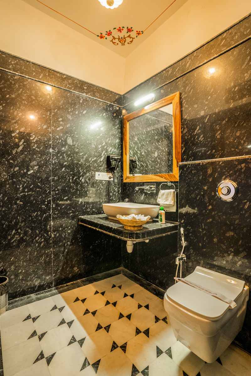 Rang Niwas Hotel