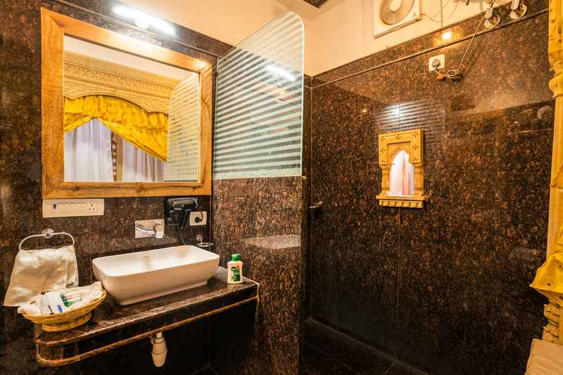 Rang Niwas Hotel
